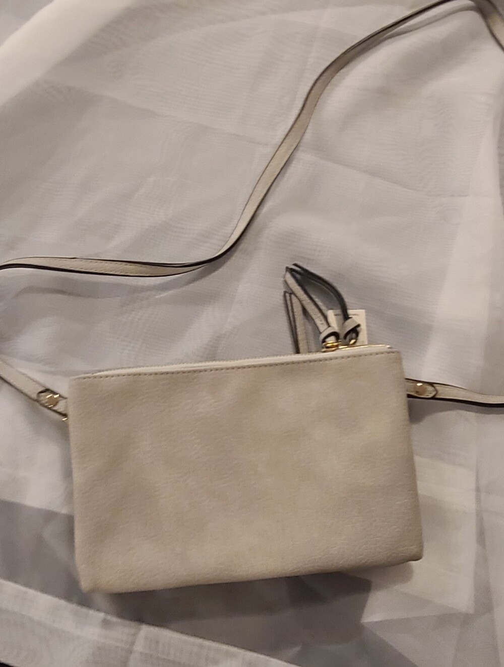 NWT Francesca's Light Grey Taupe Floral Laser-Cut Boho Crossbody Bag 4 Pockets - Picture 3 of 8